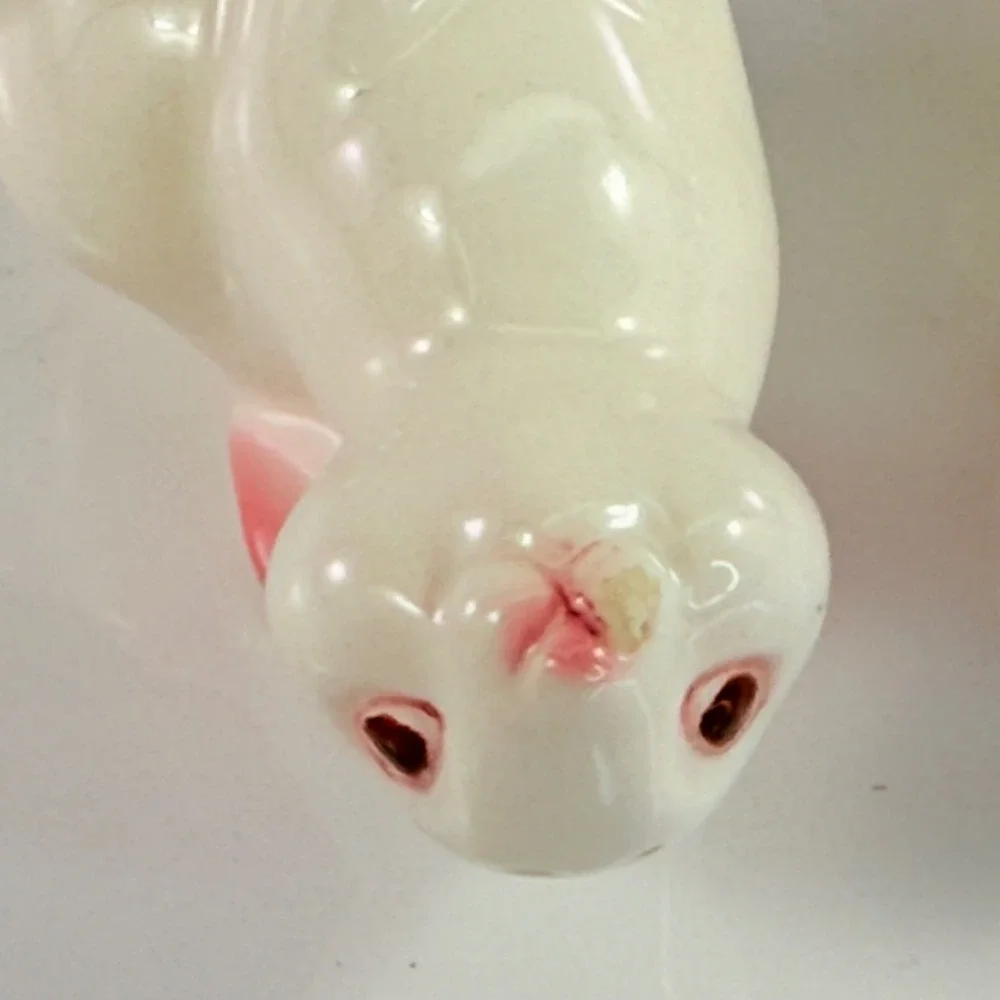 Avon 1983 Bunny Mates Ceramic Salt Pepper Shakers White Pink Rabbit Flower Chip